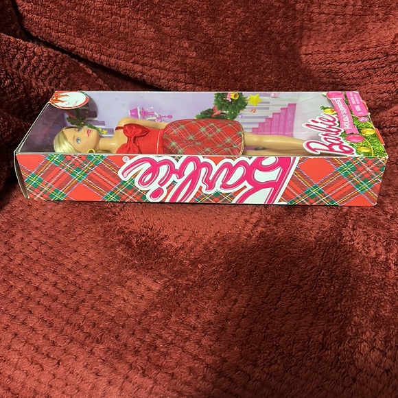 Barbie Holiday Surprise 2015. Nice Christmas Gift, Never Taken Out Of Box. NWOT - Picture 7 of 12